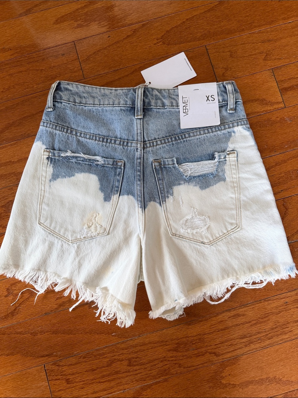 VERVET Distressed Two Tone Denim Shorts NWT Women’s XS High Rise Raw Hem - Picture 4 of 5